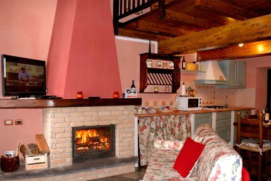 Borgo Delle Panie Bed & Breakfast Careggine Exterior photo